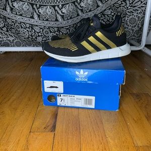 Adidas swift run sneakers